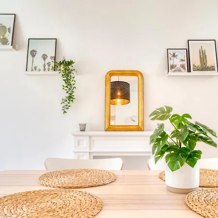 Le Petit Coin De La Rue Basse